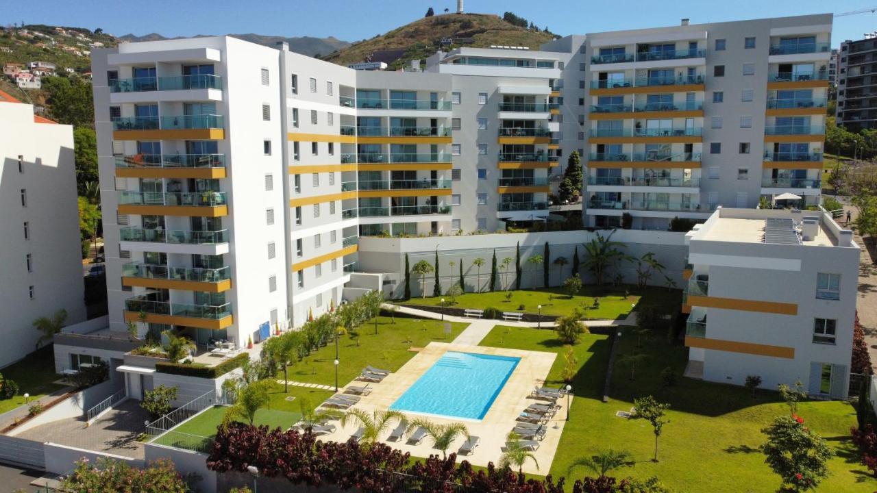 Rainbow Apartment By Lovelystay Funchal  Bagian luar foto