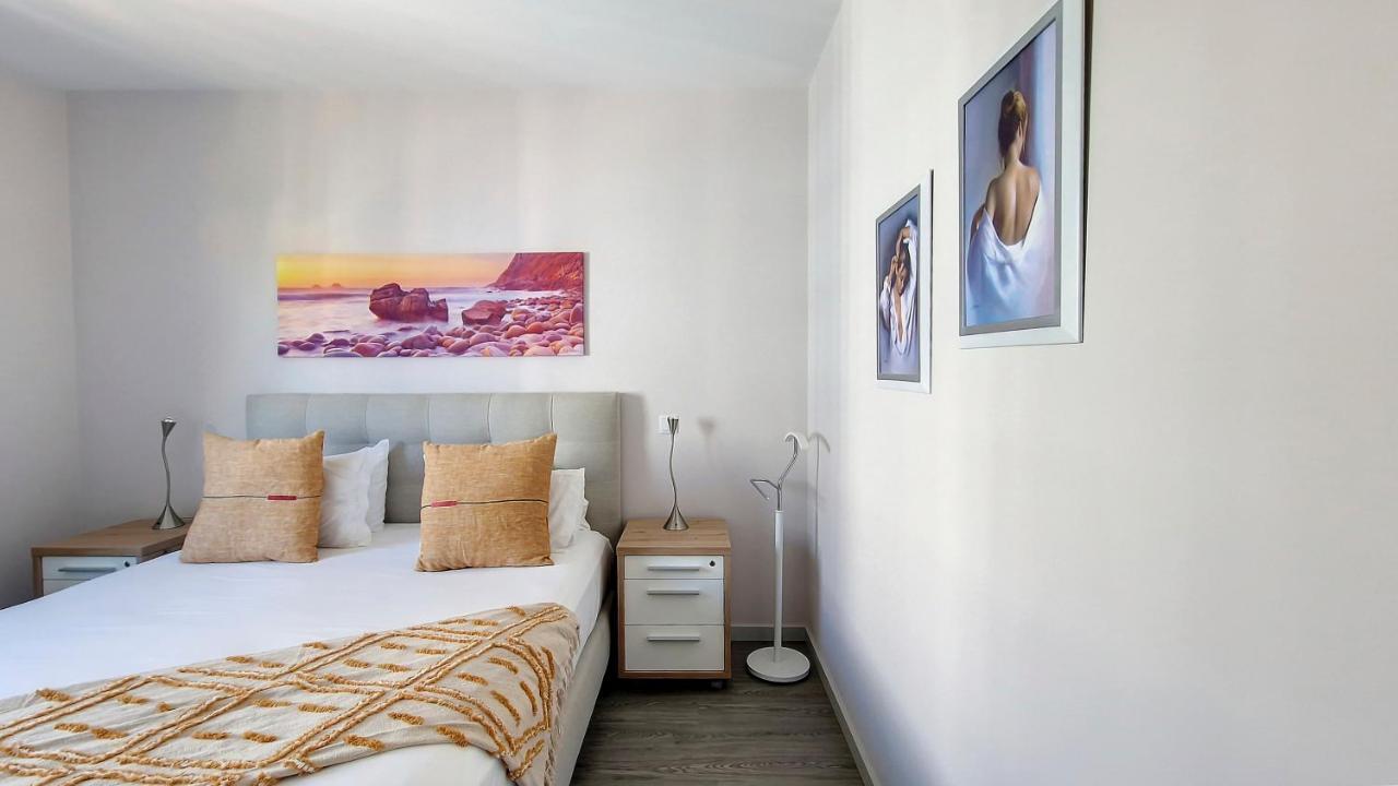 Rainbow Apartment By Lovelystay Funchal  Bagian luar foto